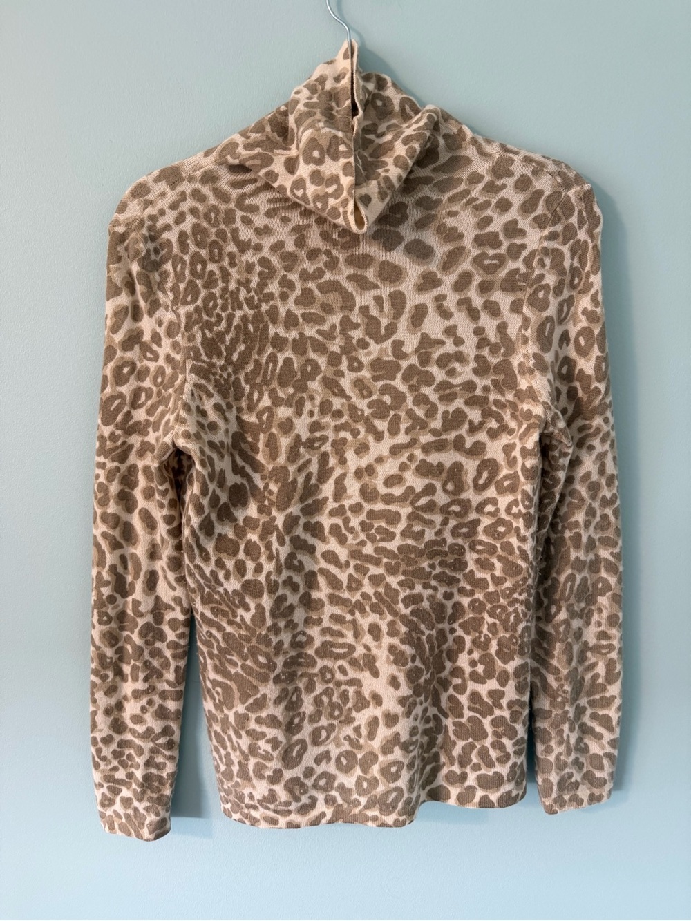J. McLaughlin Beige & Cream Cashmere Turtleneck Sweater
